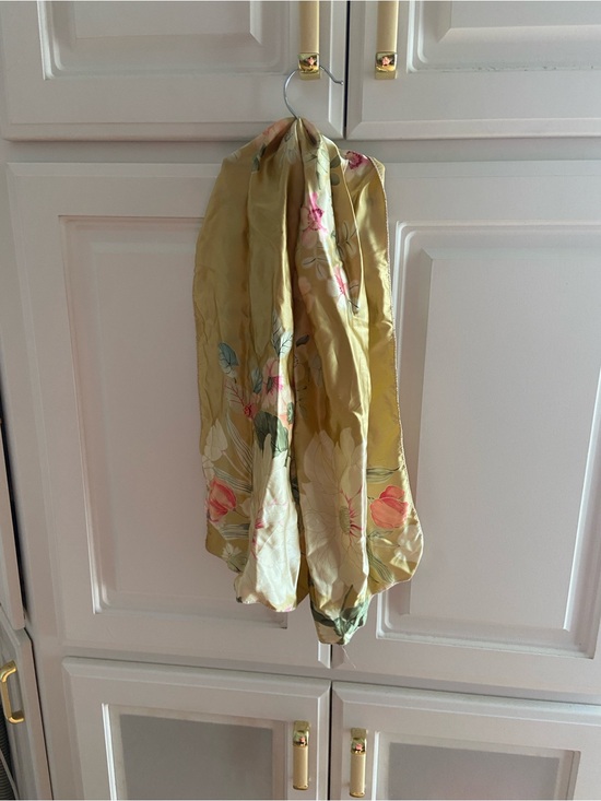 Accessories - Silk floral scarf